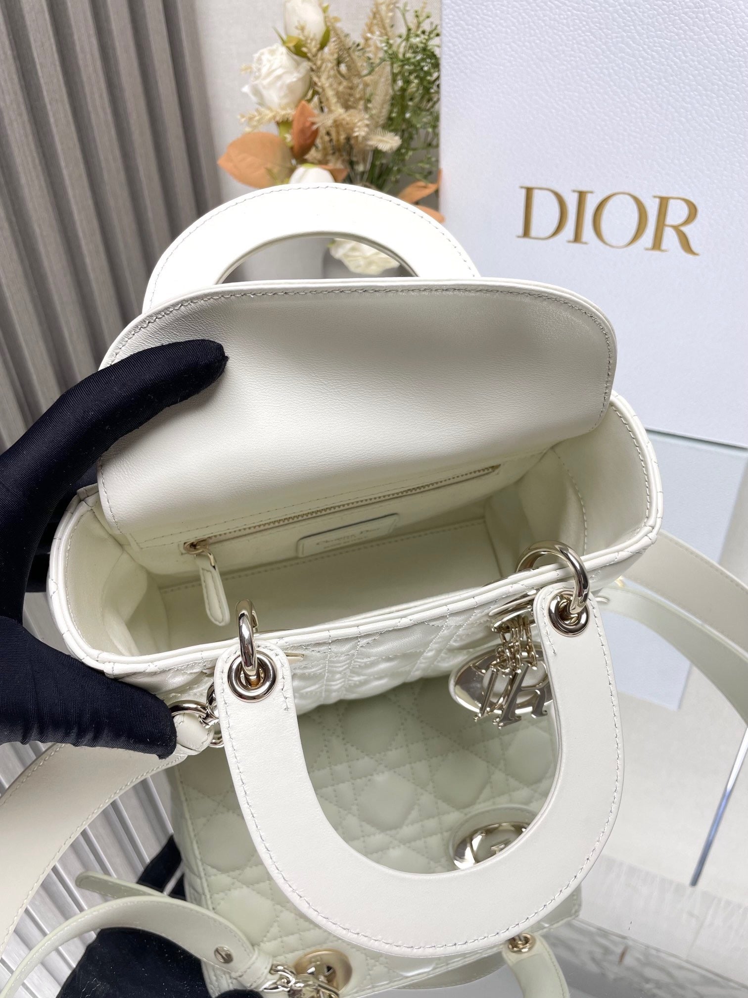 White Lady Women Bag