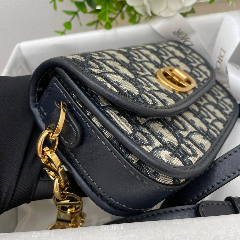 Seddle 30 Montaigne Avenue Women Bag