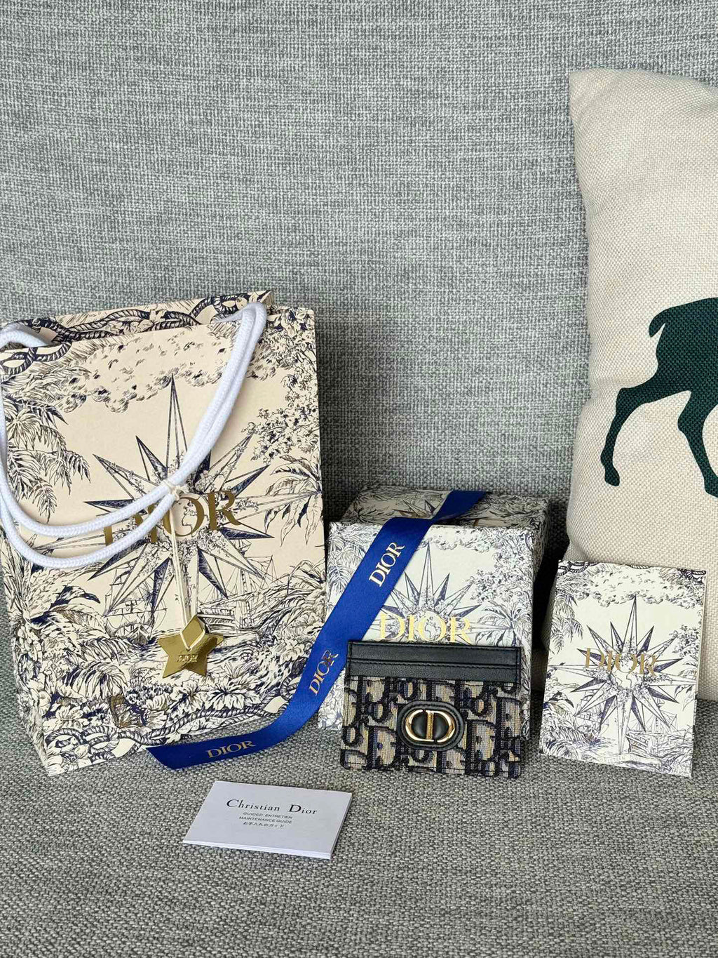 Saddle Women Card Holder