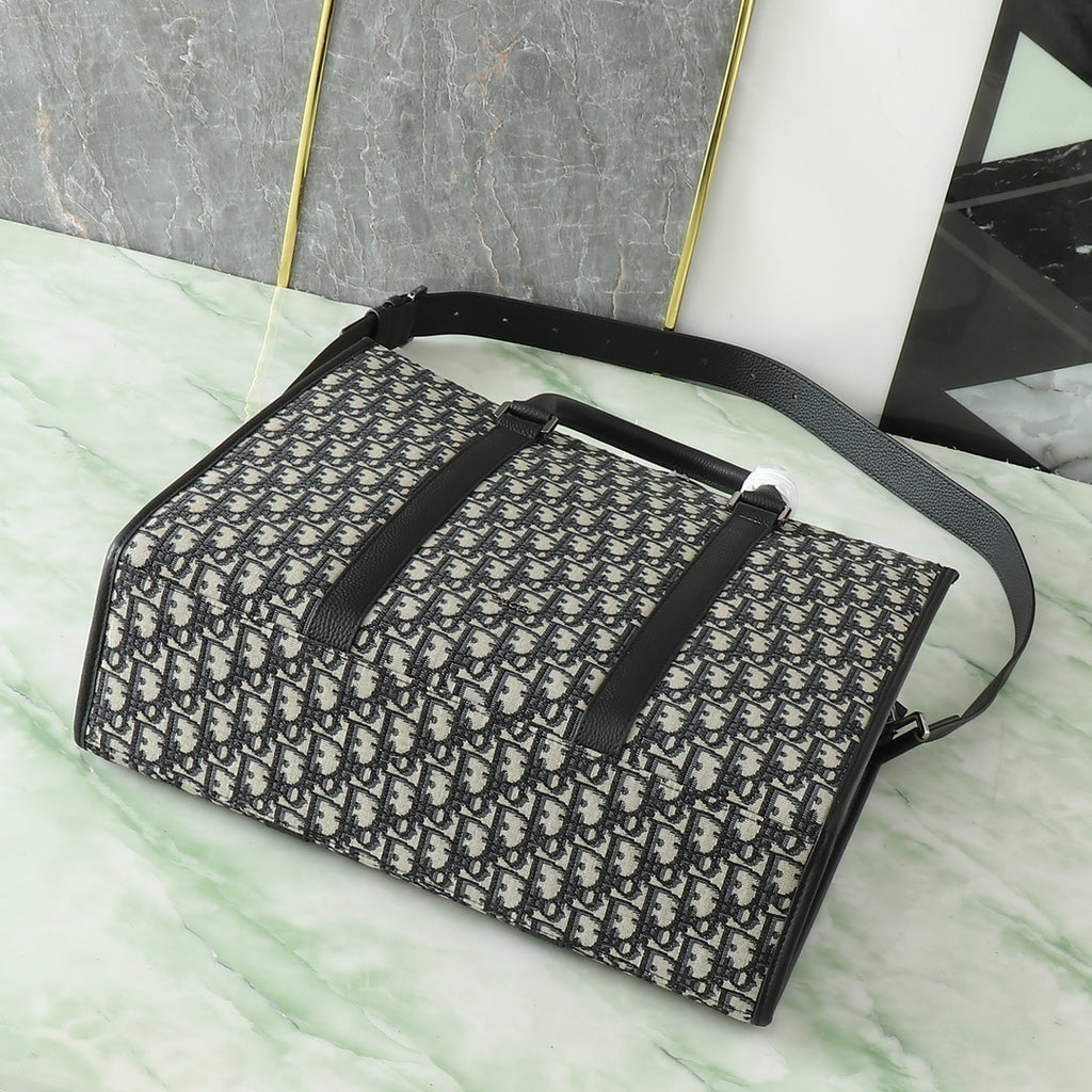 East-West Oblique Jacquard Tote Men Bag