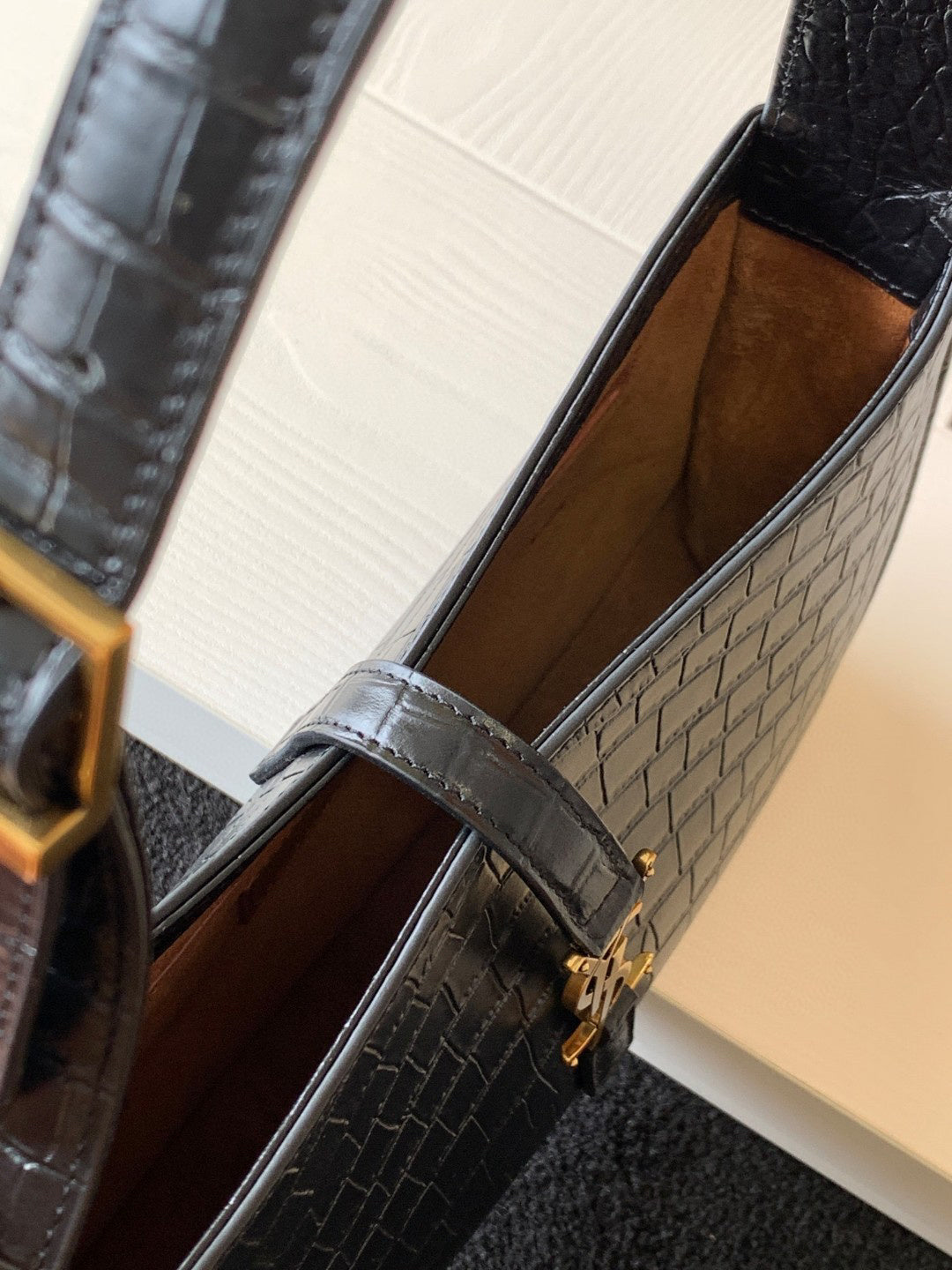 Black Le 5 A 7 Women Bag In Croc-embossed Leather