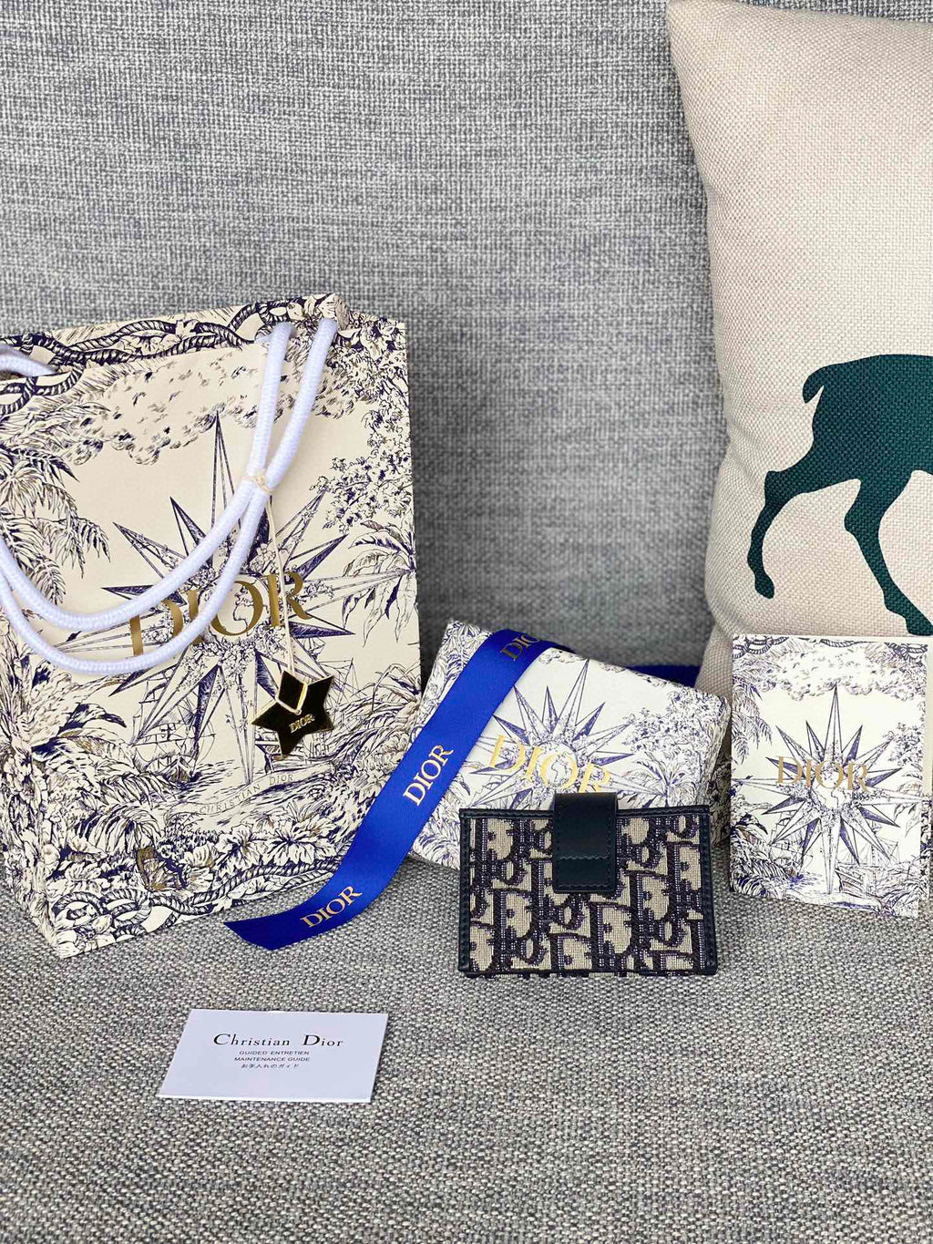 Saddle Women Card Holder