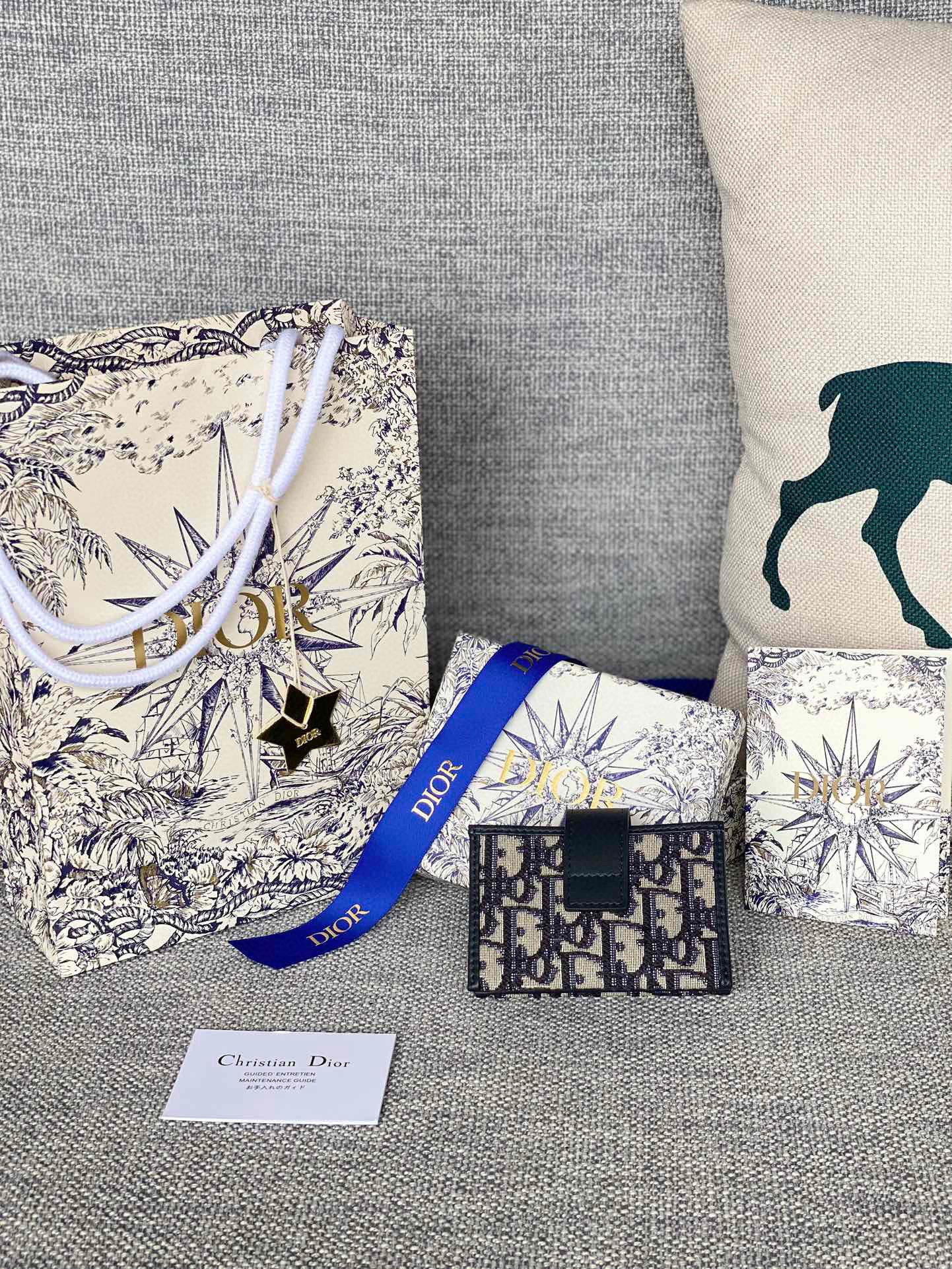 Saddle Women Card Holder