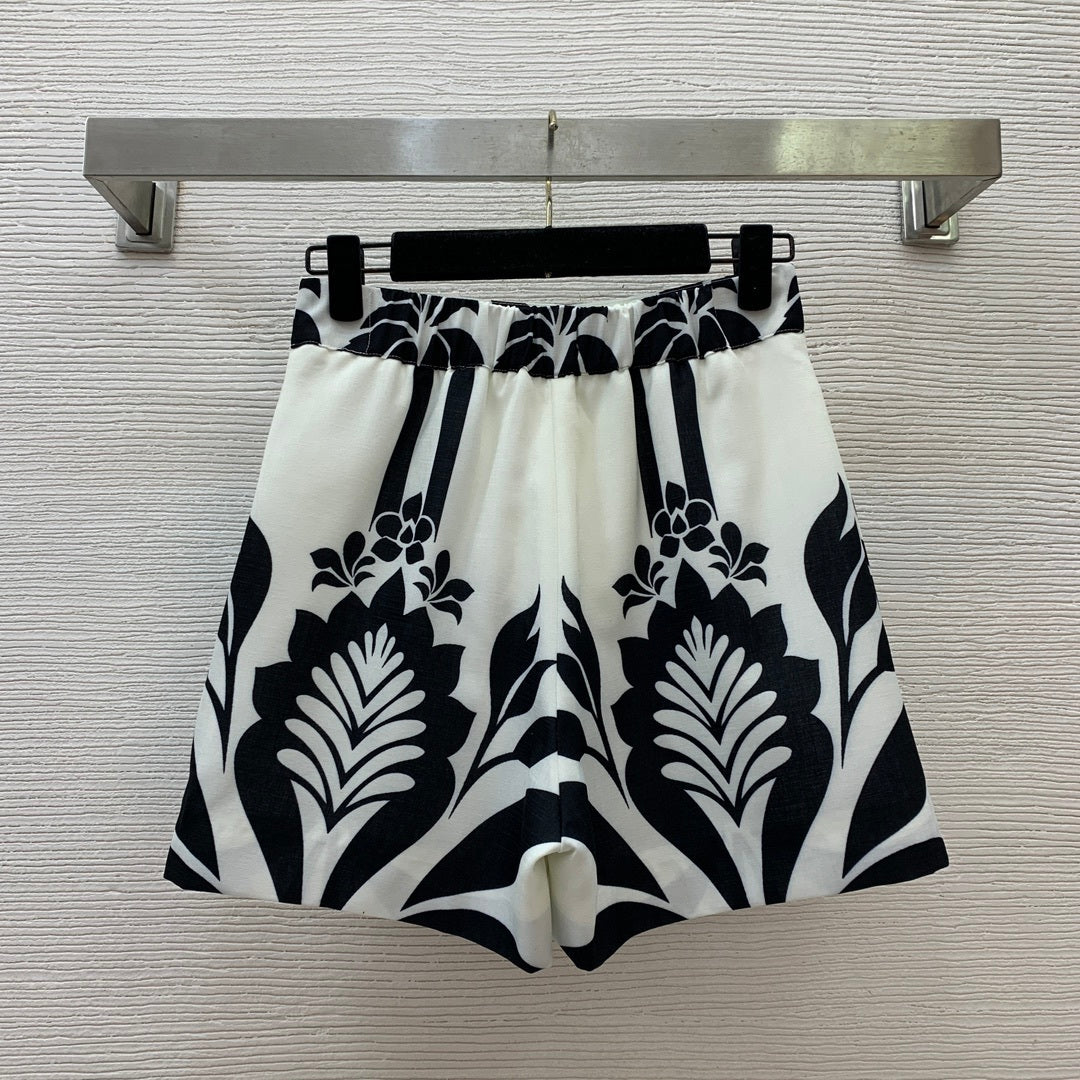 Black and White Women Set