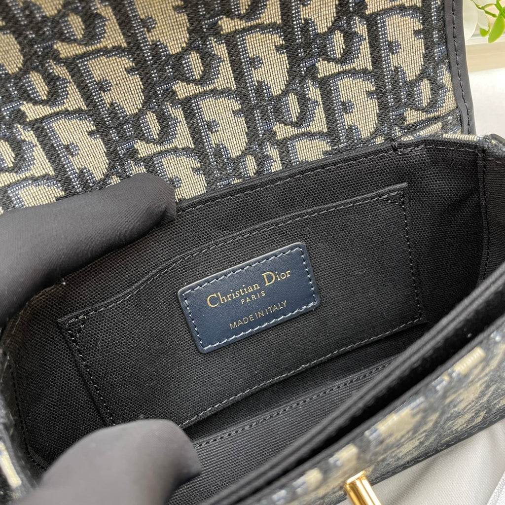 Seddle 30 Montaigne Avenue Women Bag