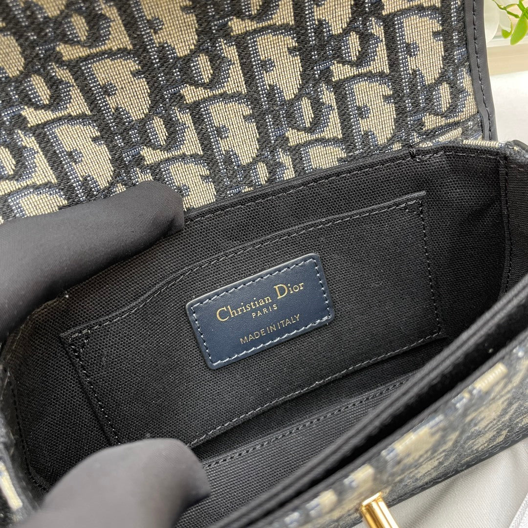 Seddle 30 Montaigne Avenue Women Bag