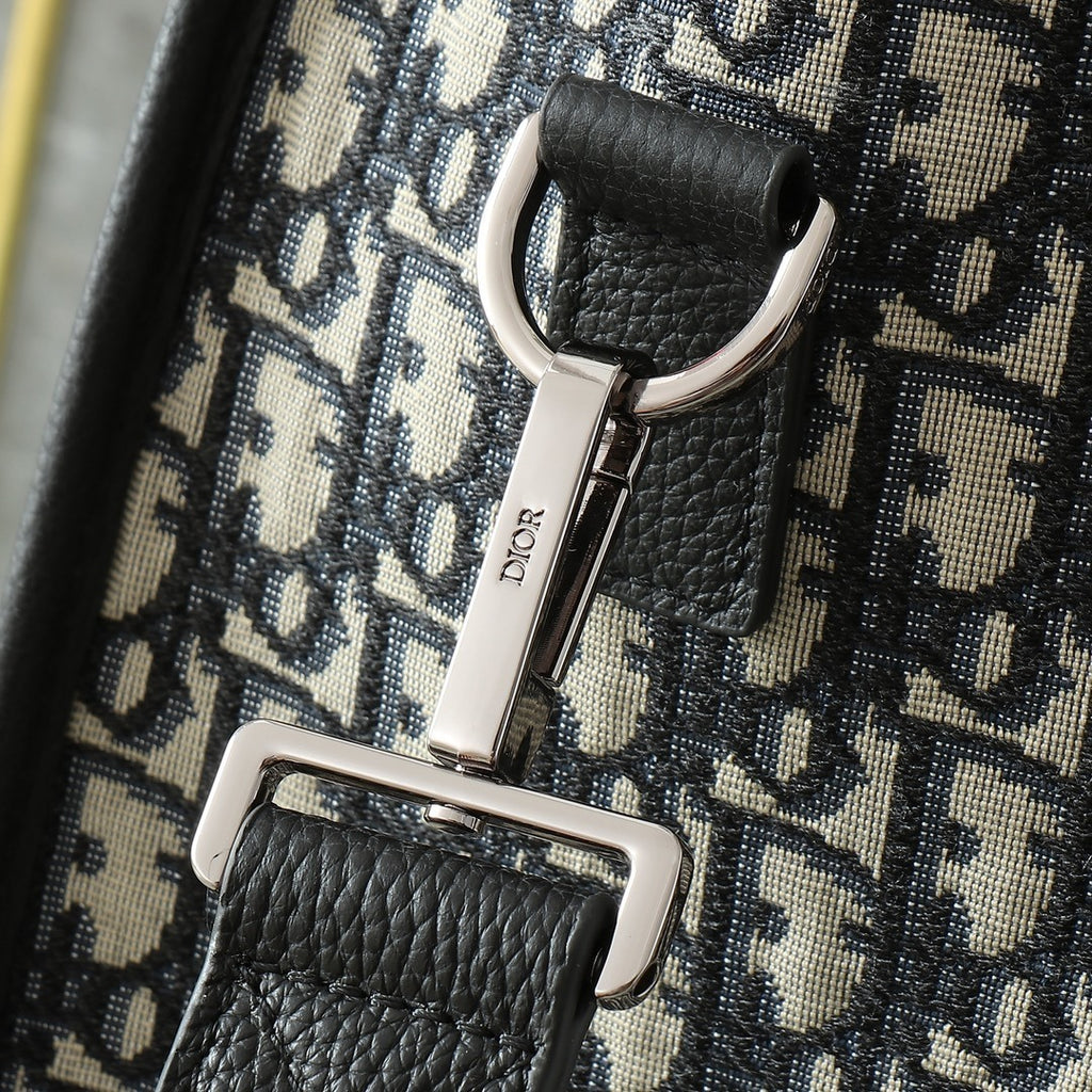 East-West Oblique Jacquard Tote Men Bag