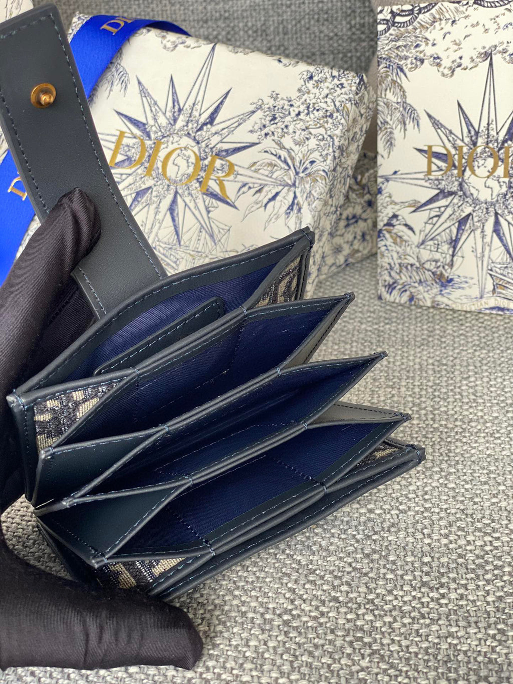 Saddle Women Card Holder