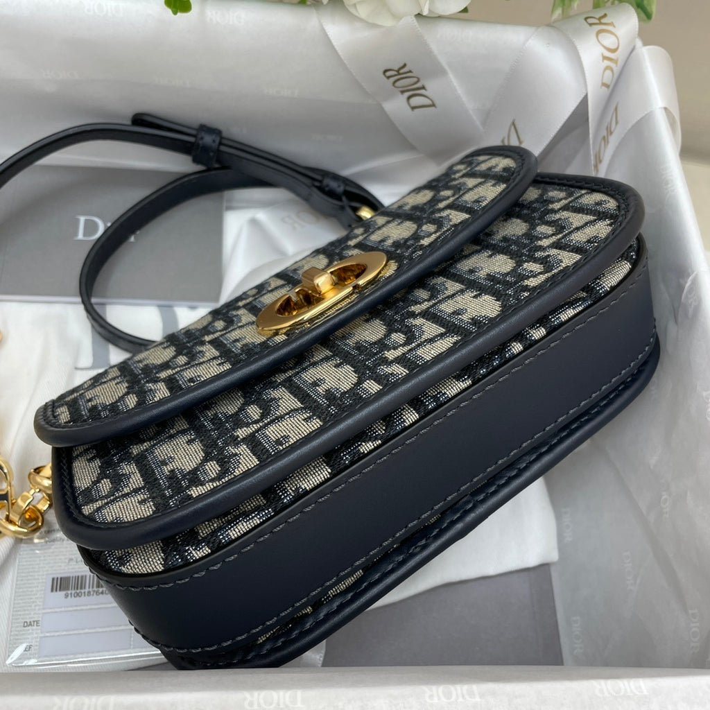 Seddle 30 Montaigne Avenue Women Bag