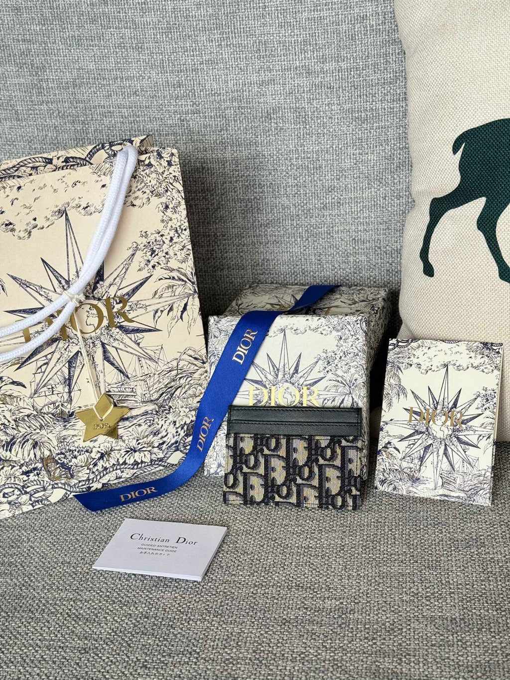 Saddle Women Card Holder