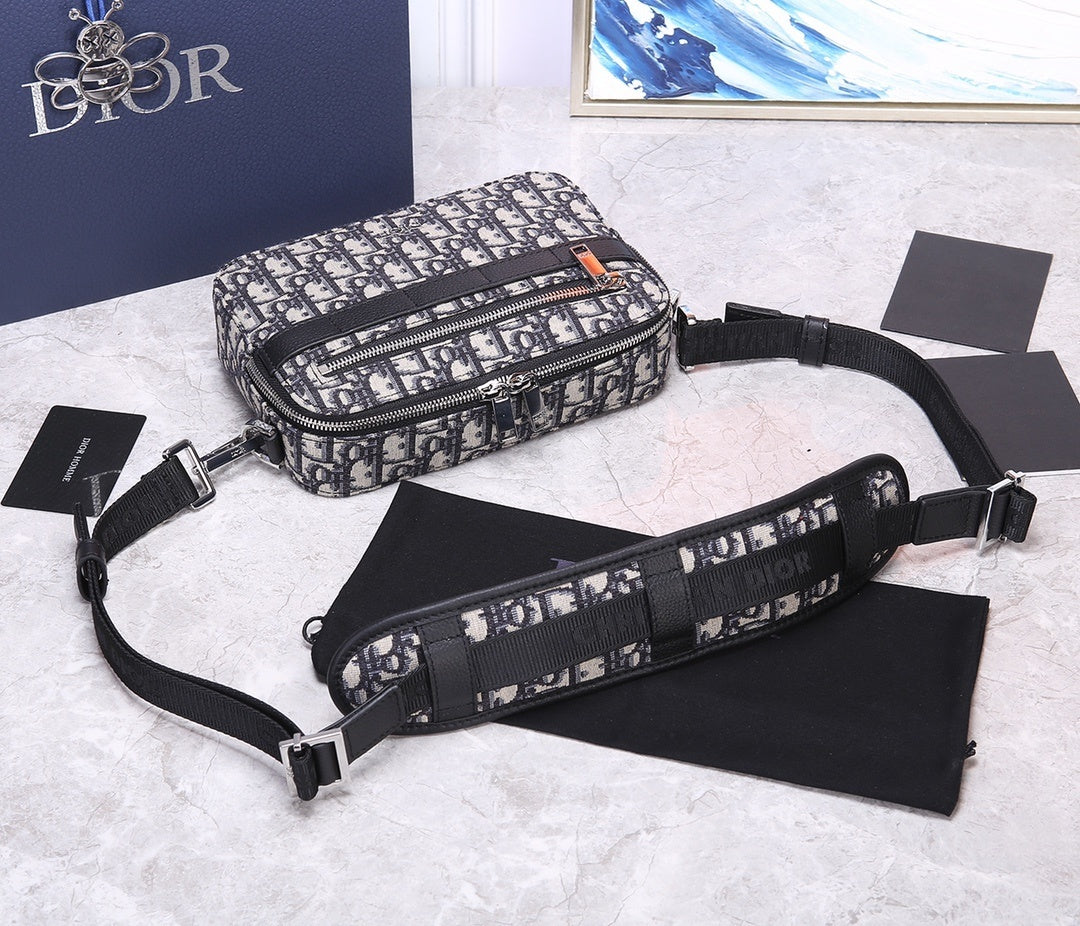 Oblique Jacquard Men Crossbody Bag