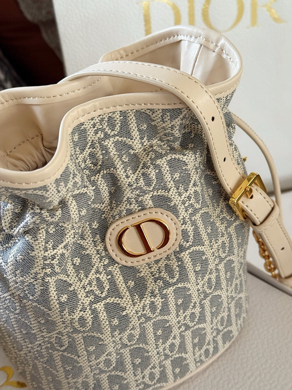 Montaigne Bucket Women Bag