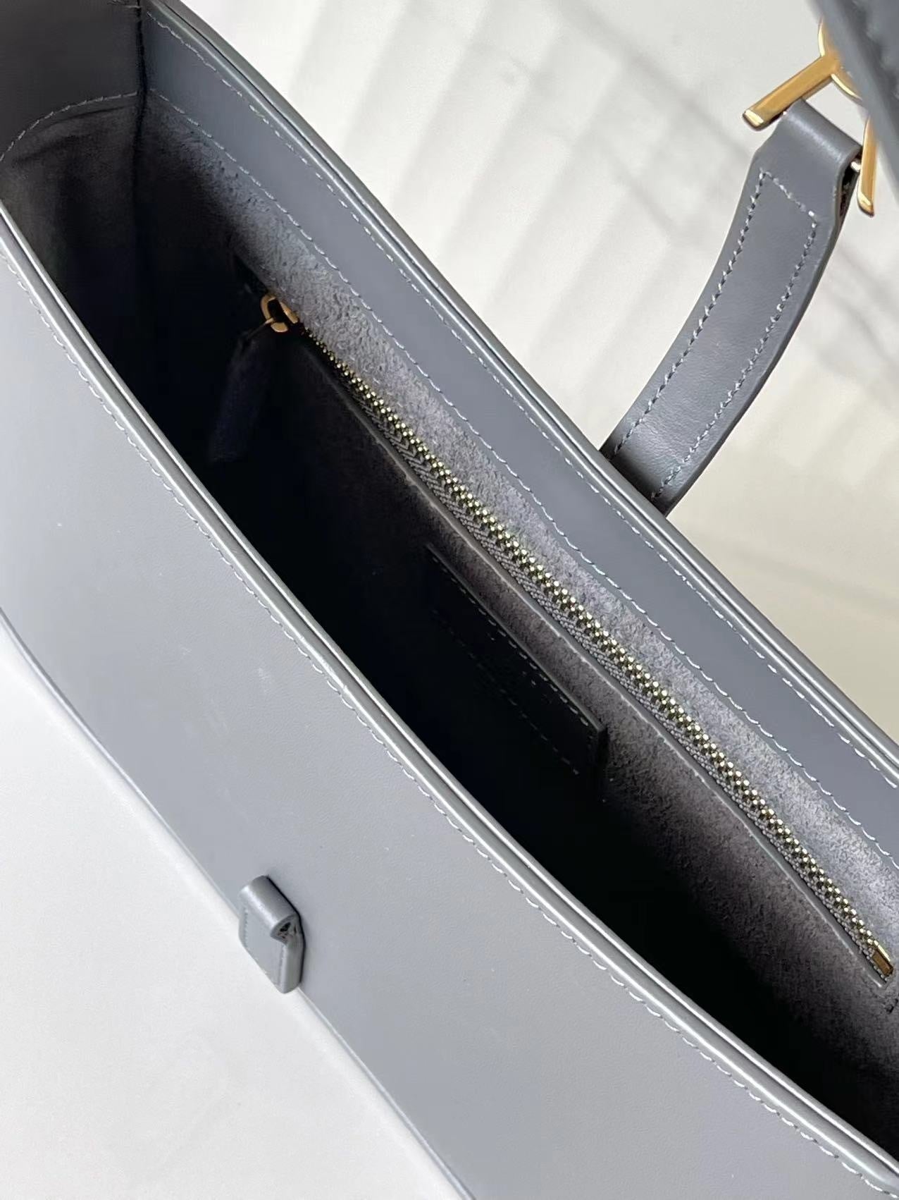 Purple Le 5 A 7 Women Bag