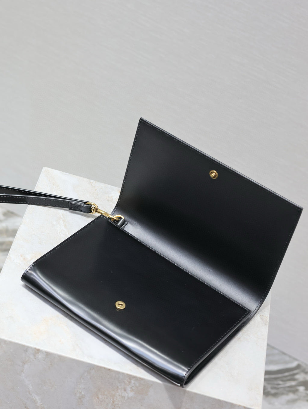 Flap Pouch Women Beg