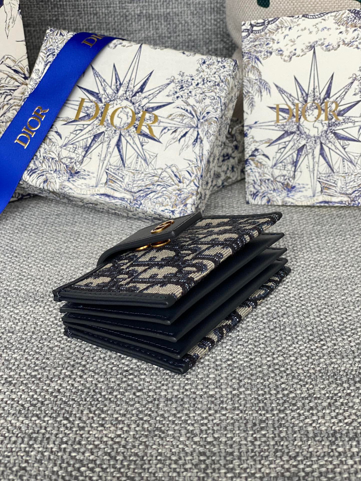 Saddle Women Card Holder