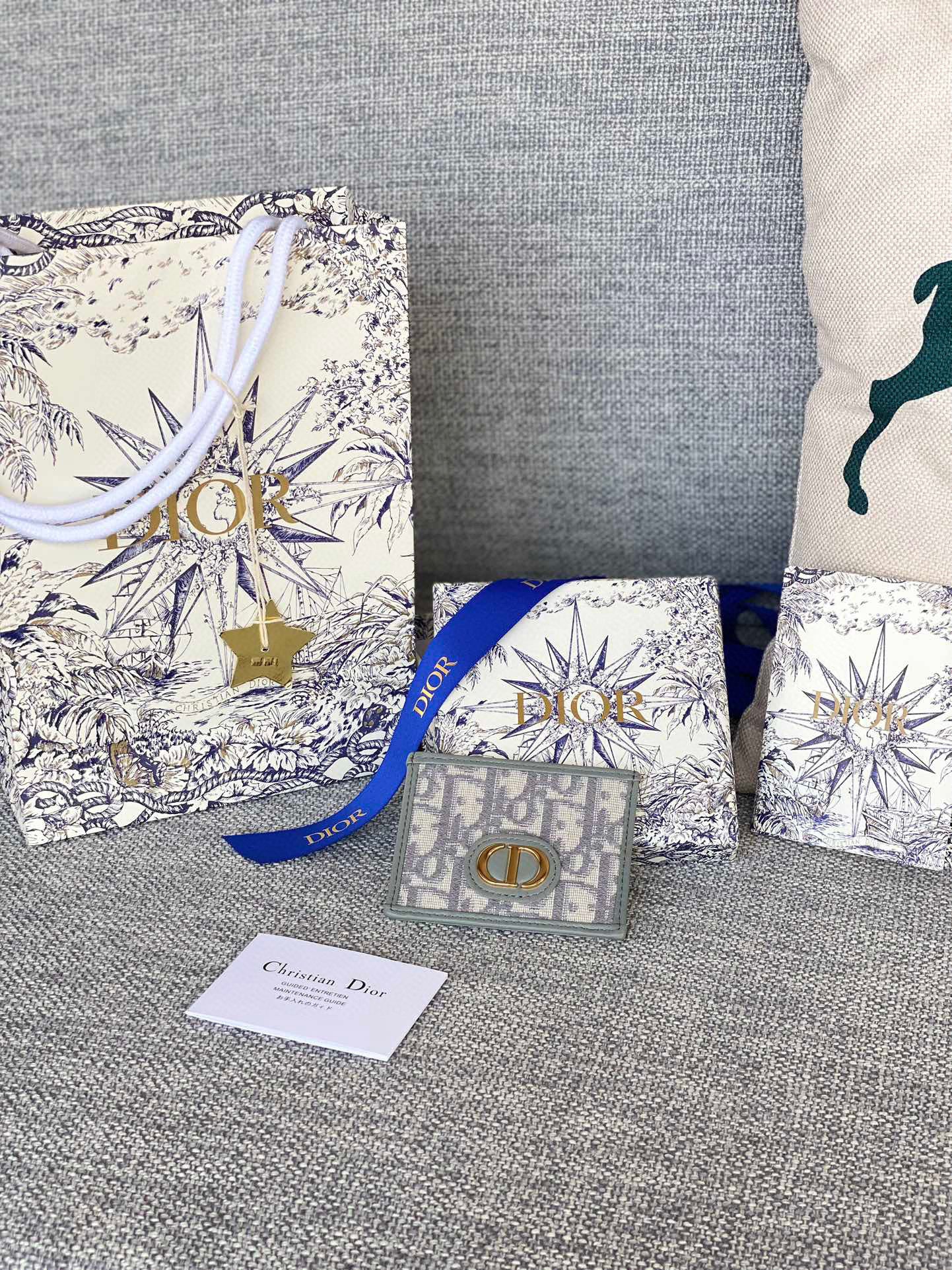 Saddle Women Card Holder