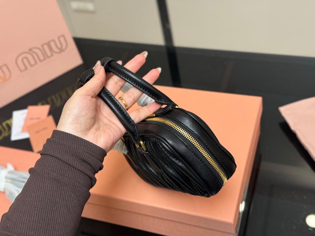 Matelassé Leather Women Bag