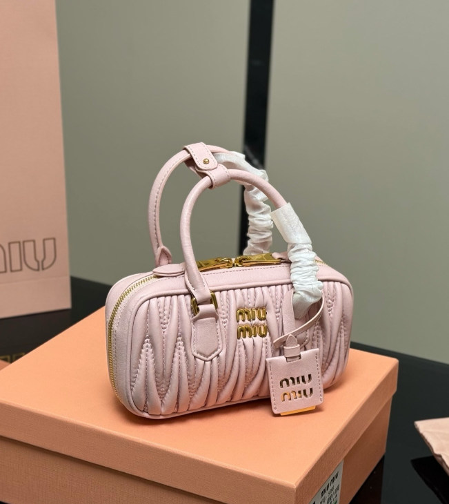 Matelassé Leather Women Bag