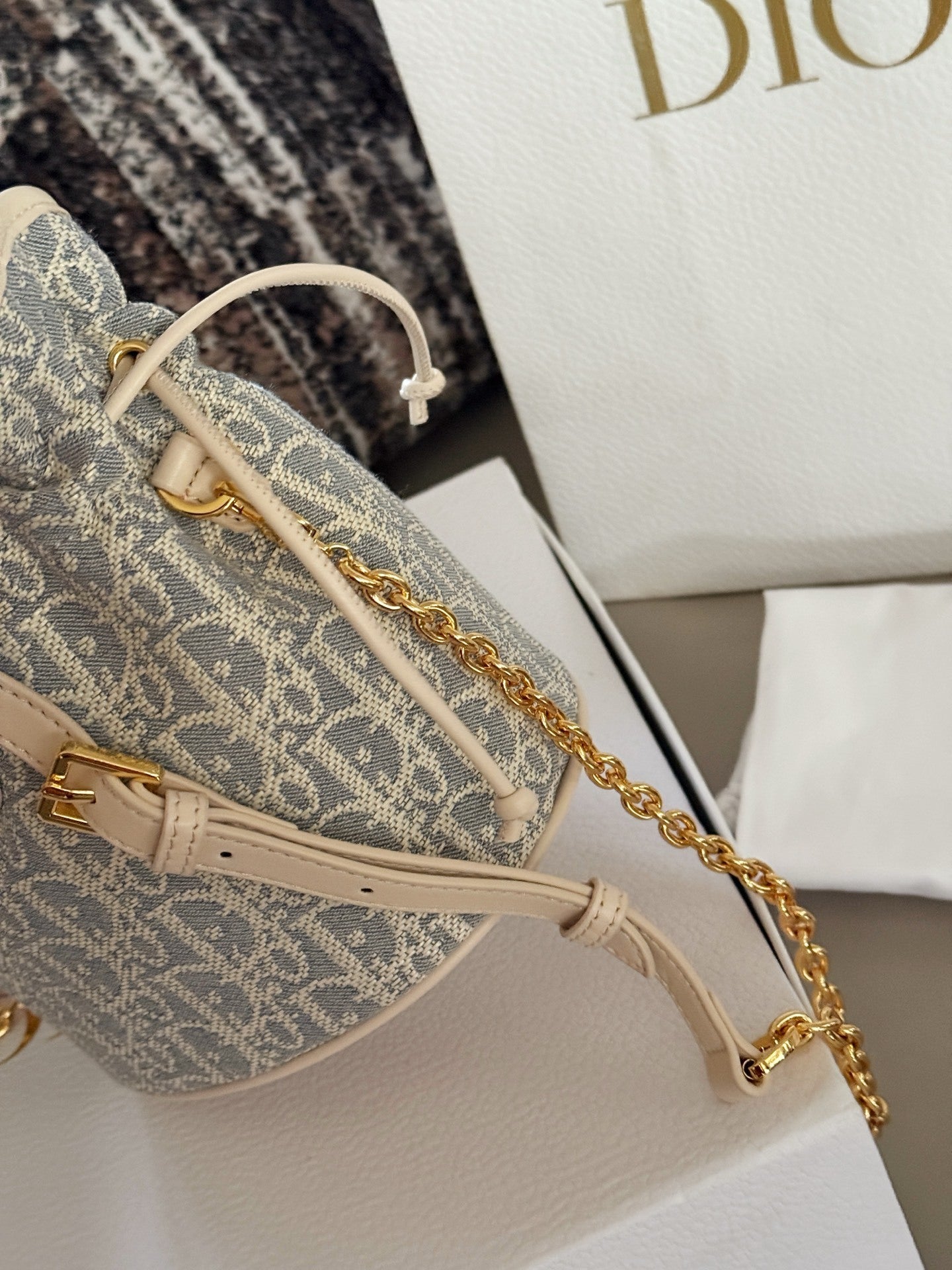 Montaigne Bucket Women Bag