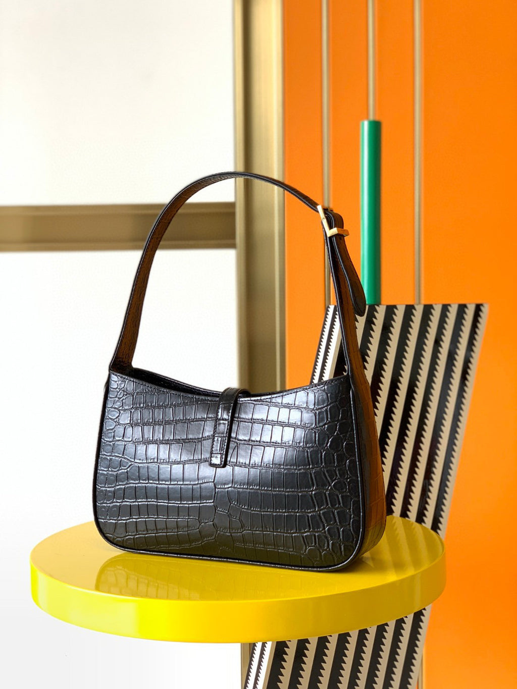 Black Le 5 A 7 Women Bag In Croc-embossed Leather