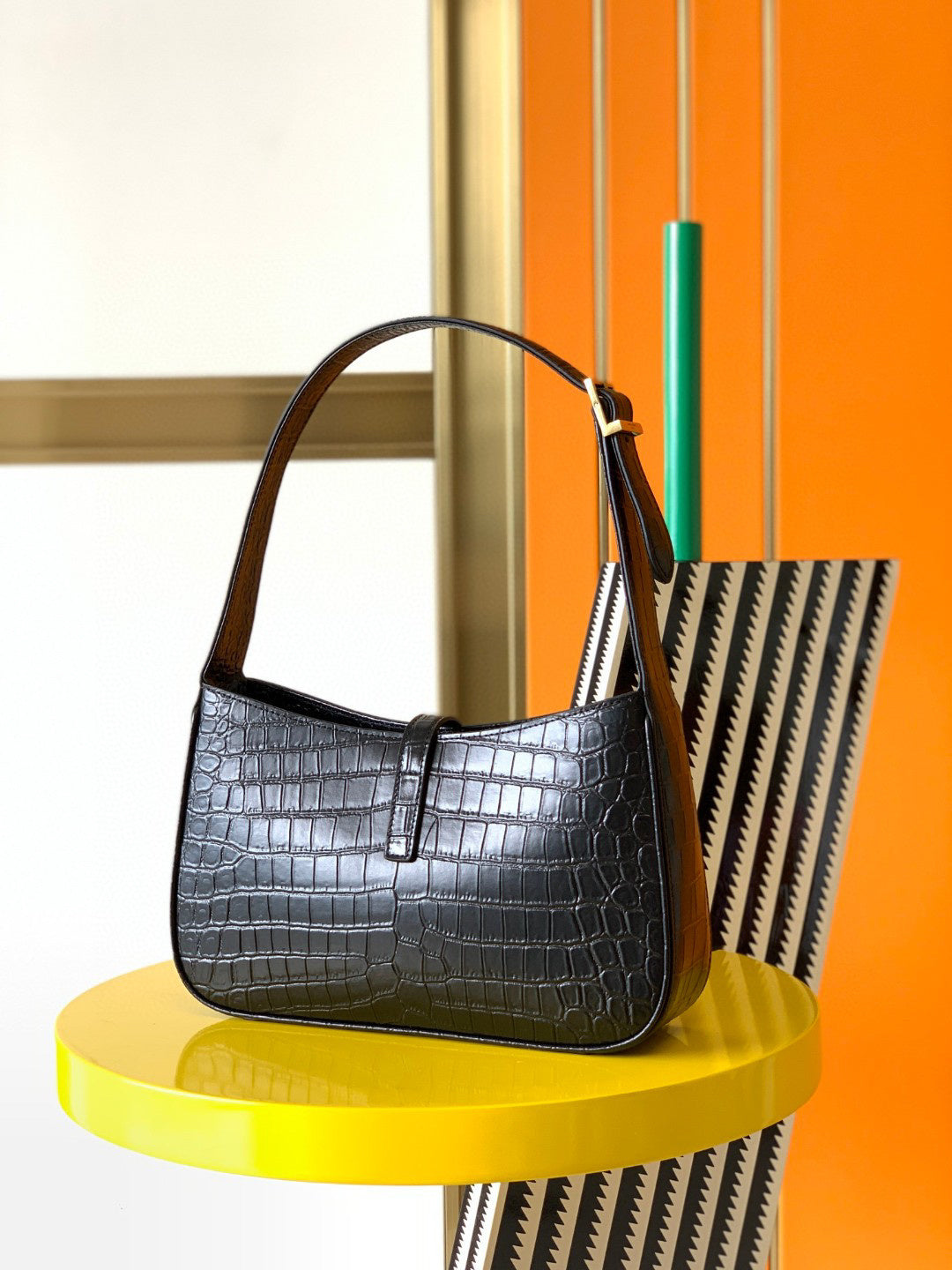 Black Le 5 A 7 Women Bag In Croc-embossed Leather
