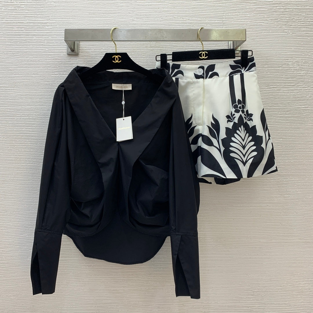 Black and White Women Set