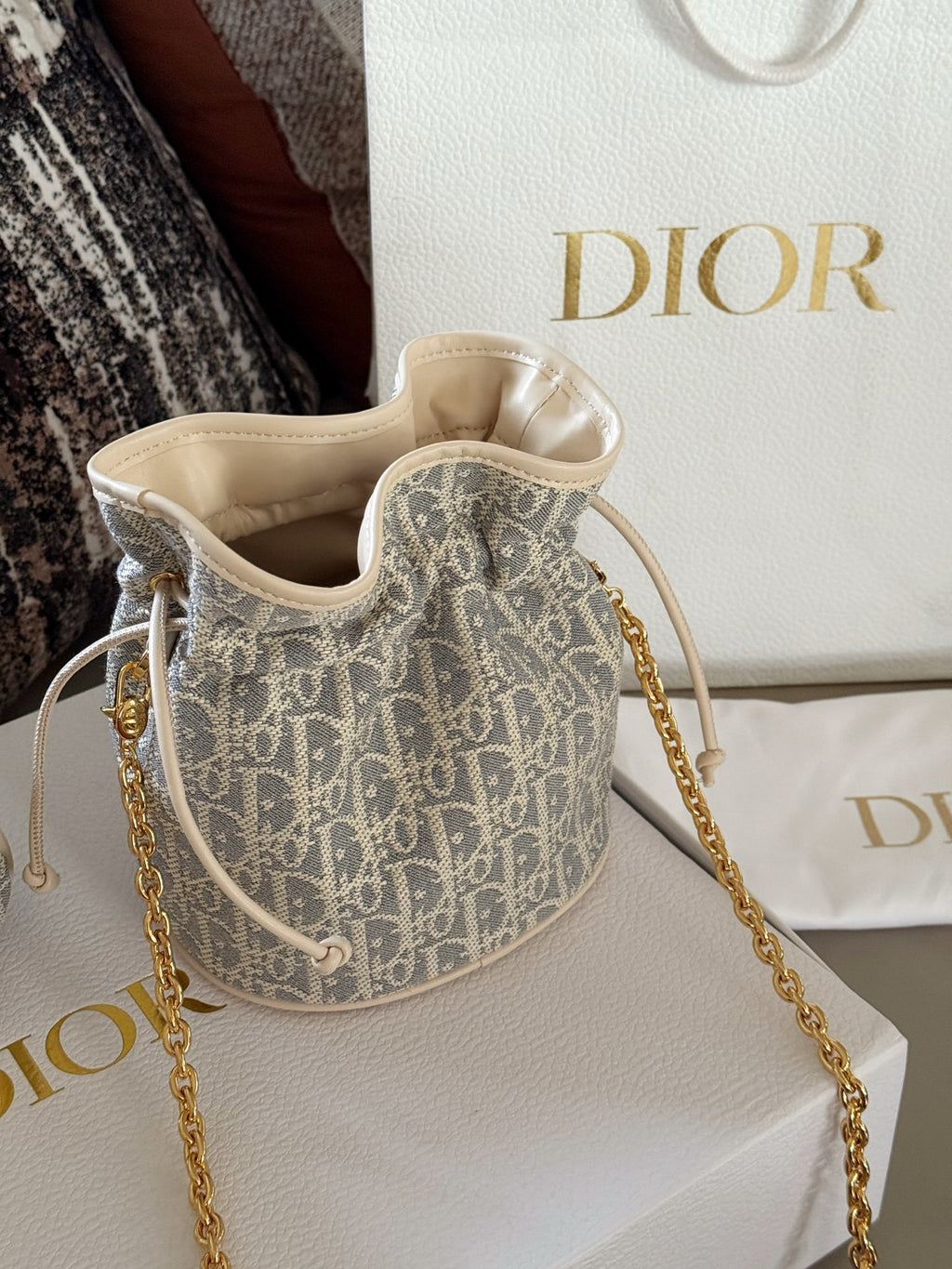 Montaigne Bucket Women Bag