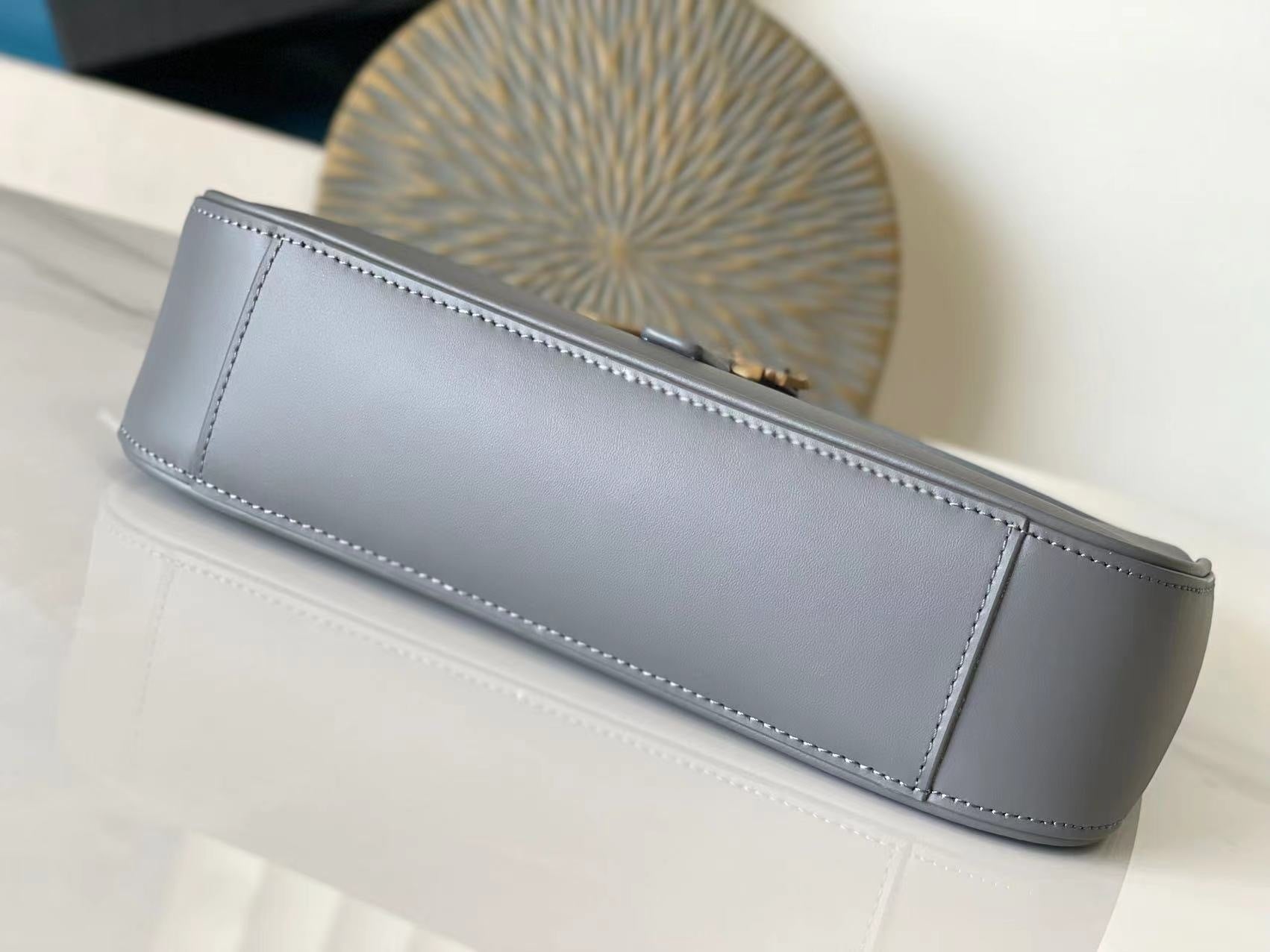 Purple Le 5 A 7 Women Bag