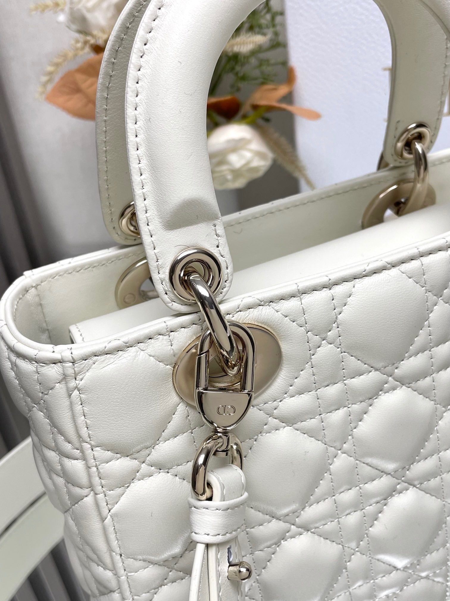 White Lady Women Bag