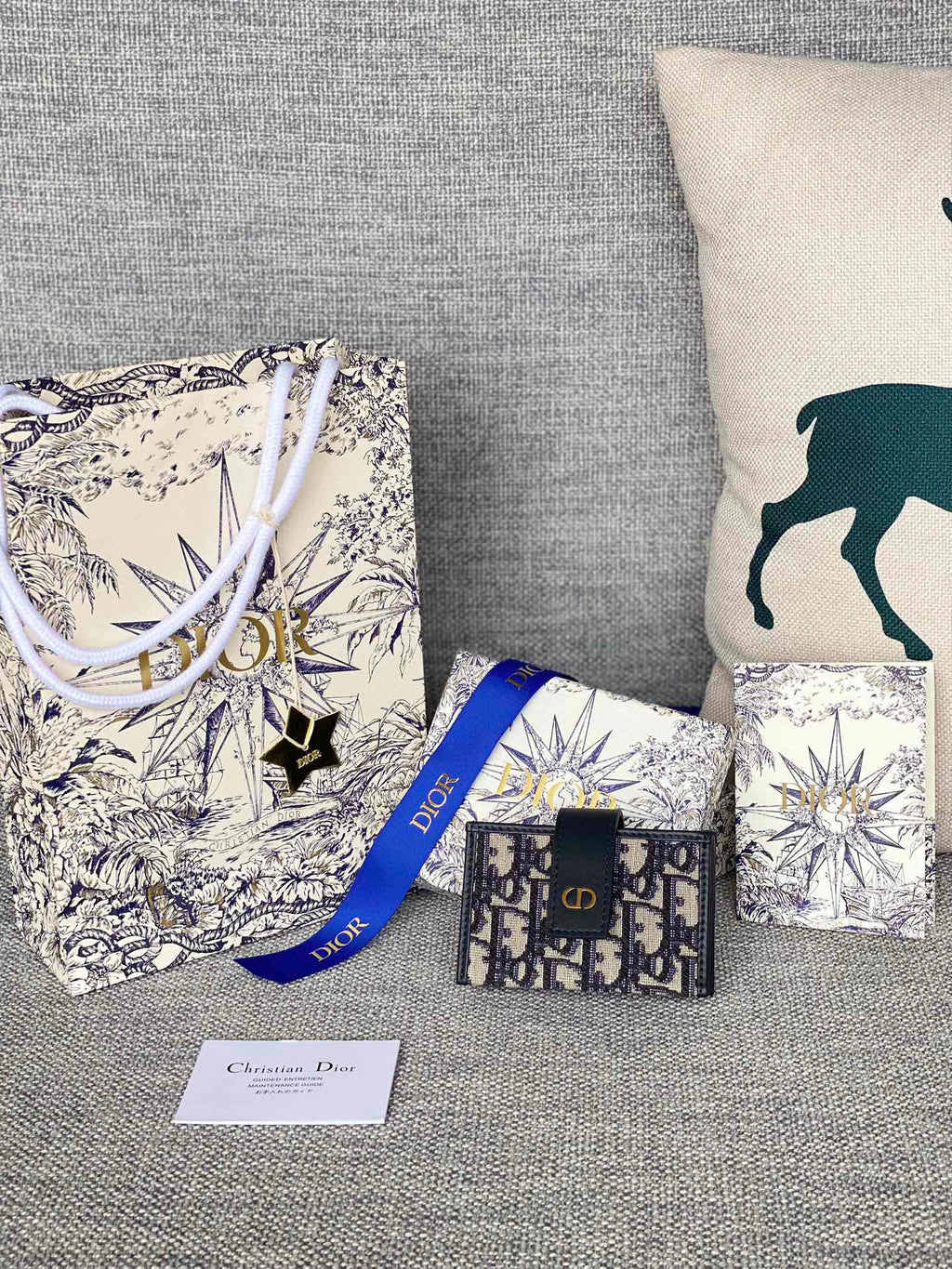 Saddle Women Card Holder