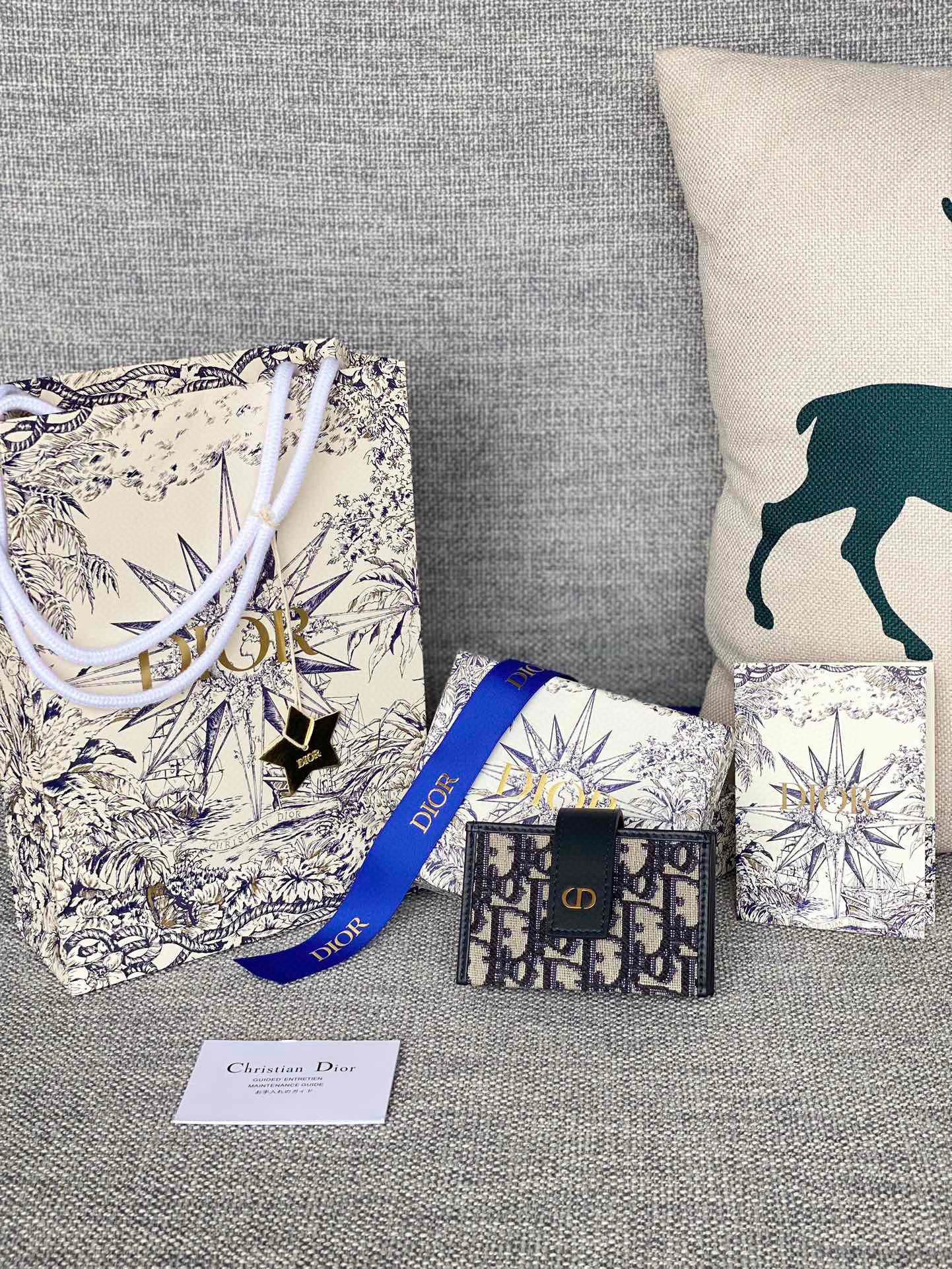 Saddle Women Card Holder