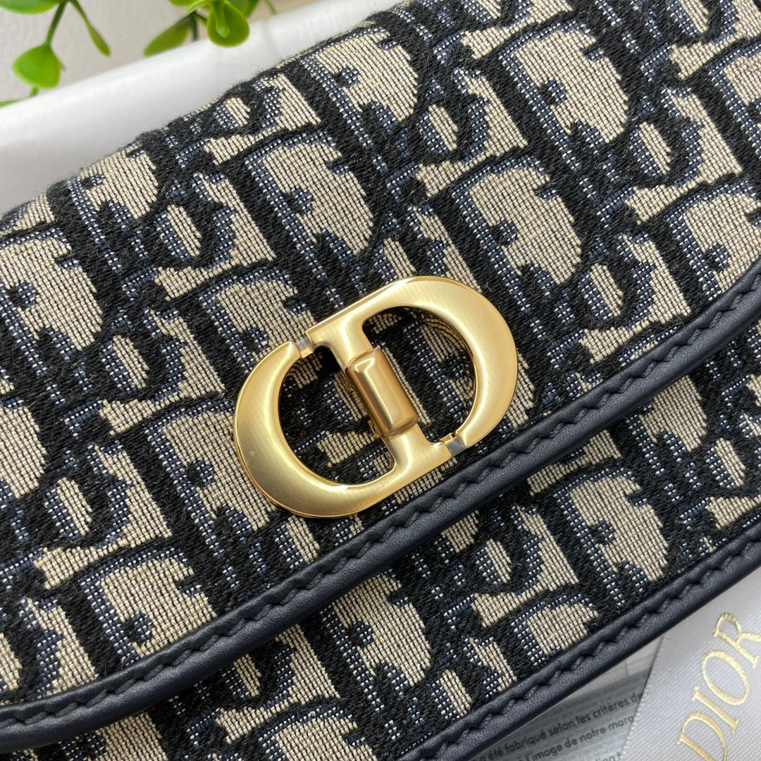 Seddle 30 Montaigne Avenue Women Bag