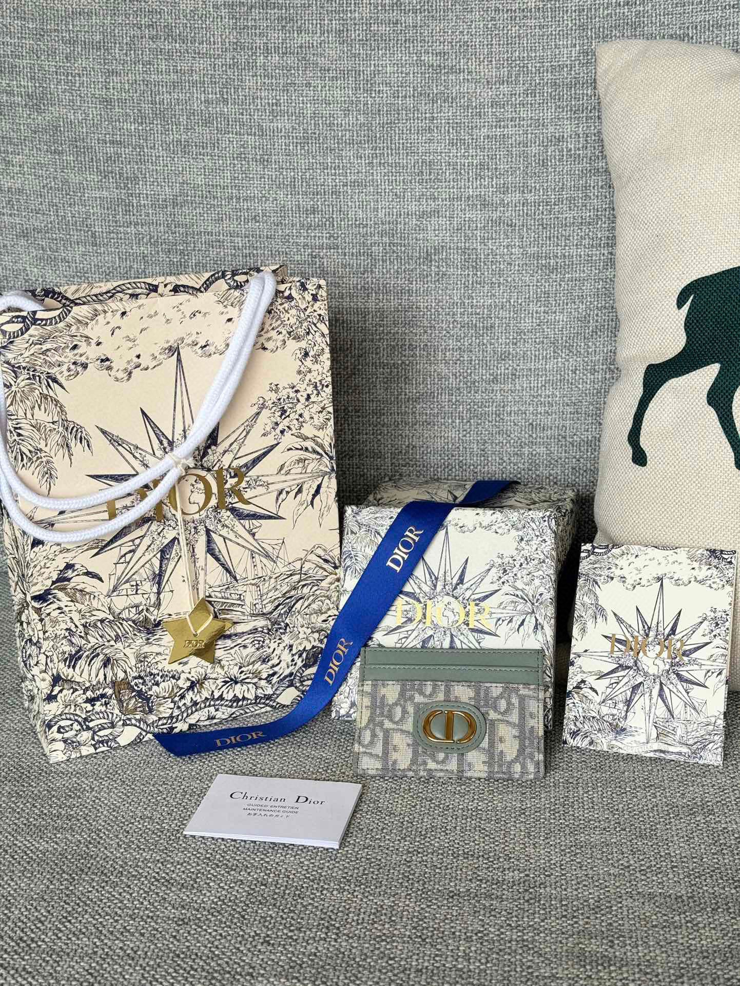 Saddle Women Card Holder