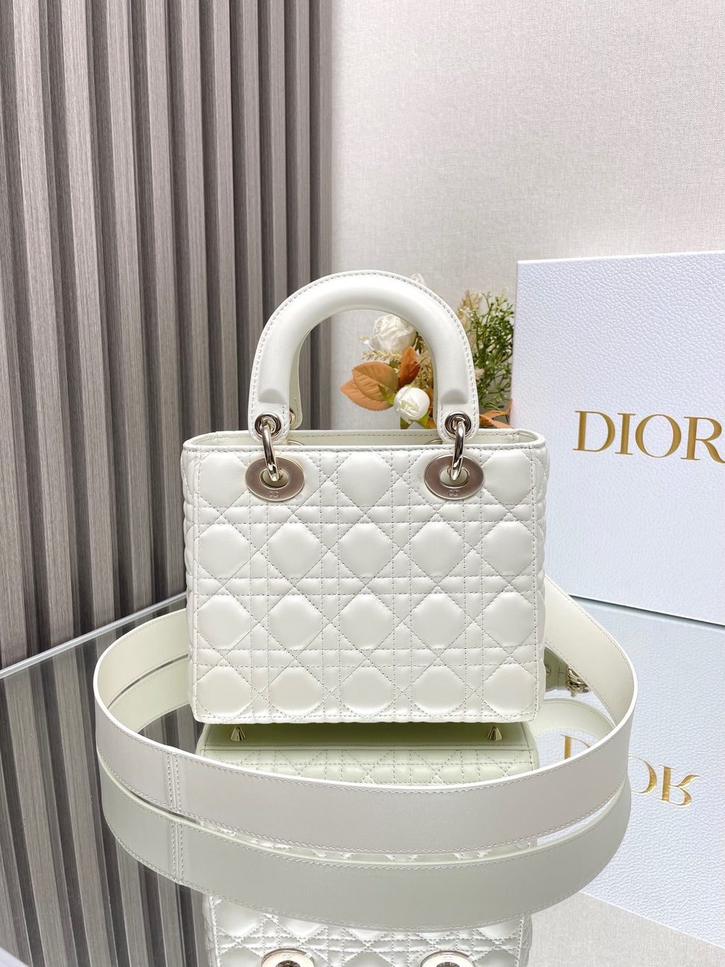 White Lady Women Bag