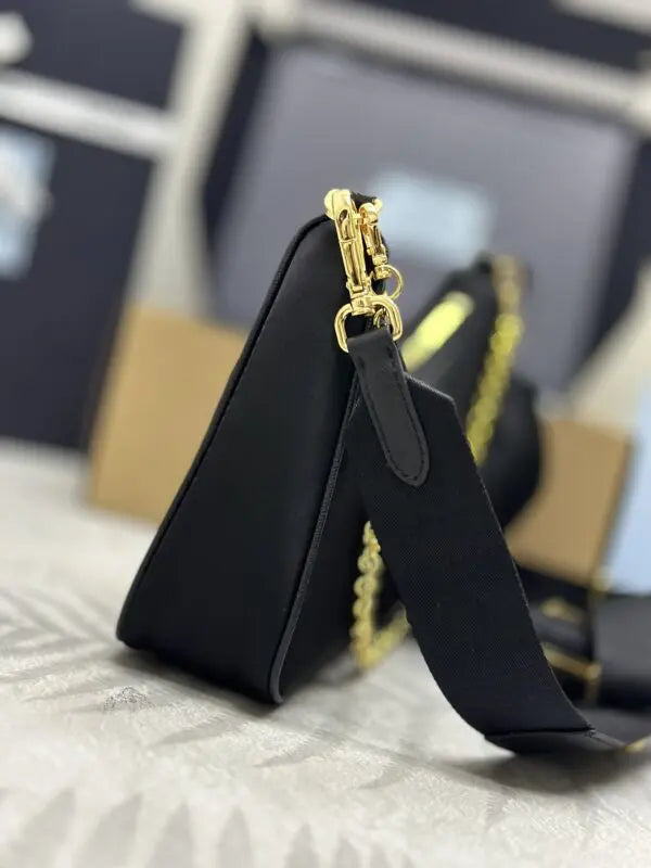 Black Re – Edition Nylon 2005 Women Bag